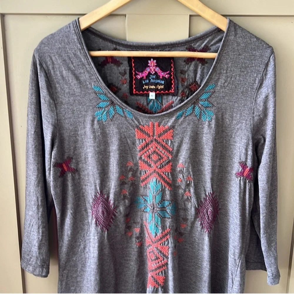 012JW // Johnny Was Los Angeles Cotton Blend Embroidered Step Hem Tunic // L - Picture 2 of 10